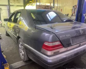 Стекло двери Mercedes-Benz