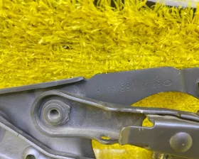 Петля капота Mercedes-Benz