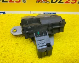 Замок 5-й двери Land Rover