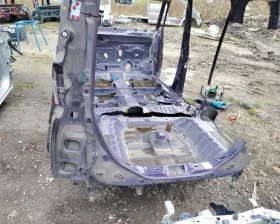 Крыло заднее TOYOTA