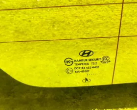 Стекло двери багажника Hyundai / KIA