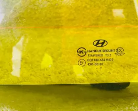 Стекло двери багажника Hyundai / KIA