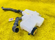 Бачок расширительный TOYOTA LAND CRUISER PRADO 2020/Цвет 070 1664011020 GDJ150W/GDJ150R/GDJ150L/GDJ150/GDJ151W/GDJ151/GDJ155L/GDJ155R/GDJ155 1GDFTV, передний