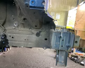 Лонжерон TOYOTA