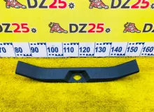 Пластик замка багажника TOYOTA ROOMY/TANK/THOR/JUSTY 2017/Цвет X07 64716B1080 M910A/M910S/M910F/M900S/M900A/M900F 1KRFE, задний