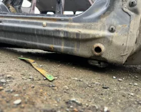 Порог кузова Mercedes-Benz