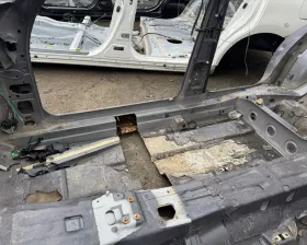 Порог кузова Mercedes-Benz