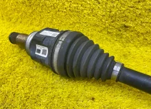 Привод TOYOTA NOAH 2014/Цвет 070 4341028170 ZWR80G 2ZRFXE, передний правый