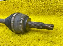 Привод TOYOTA NOAH 2014/Цвет 070 4341028170 ZWR80G 2ZRFXE, передний правый