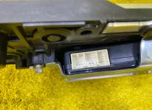 Доводчик двери TOYOTA VOXY 2014/Цвет 1F7 8500528071 ZWR80G 2ZRFXE, задний правый