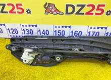 Доводчик двери TOYOTA VOXY 2014/Цвет 1F7 8500528071 ZWR80G 2ZRFXE, задний правый