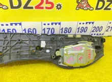 Доводчик двери TOYOTA NOAH 2014/Цвет 070 8500528071 ZWR80G 2ZRFXE, задний правый