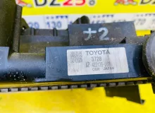 Радиатор основной TOYOTA NOAH 2014/Цвет 1F7 1640037280 ZWR80G 2ZRFXE, передний