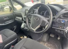 Телевизор TOYOTA VOXY 2014/Цвет 1F7 5320528200 ZWR80G 2ZRFXE, передний