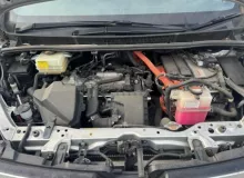 Радиатор инвертора TOYOTA VOXY 2014/Цвет 1F7 G901028030 ZWR80G 2ZRFXE, передний