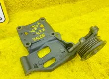 Кронштейн крепления компрессора кондиционера TOYOTA LAND CRUISER PRADO 2002 8843135220 VZJ121W 5VZFE, передний