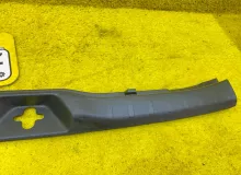 Пластик замка багажника TOYOTA NOAH 2014/Цвет 202 6793528100C0 ZRR85W 3ZRFAE, задний