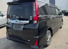 Пластик замка багажника TOYOTA NOAH 2014/Цвет 202 6793528100C0 ZRR85W 3ZRFAE, задний