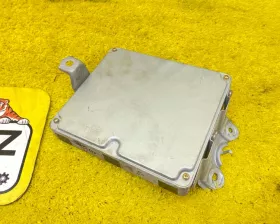 Блок управления двс TOYOTA