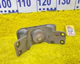 Подушка коробки передач Toyota