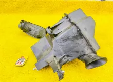 Корпус воздушного фильтра TOYOTA VOXY 2014/Цвет 1F7 1775037080 ZWR80G 2ZRFXE, передний