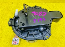 Мотор печки TOYOTA NOAH 2014/Цвет 1F7 8710328130 ZWR80G 2ZRFXE, передний