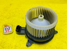 Мотор печки TOYOTA NOAH 2014/Цвет 070 8710328120 ZWR80G 2ZRFXE, передний