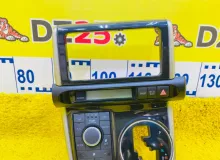 Консоль магнитофона TOYOTA WISH 2012/Цвет 202 5540668040 ZGE20W 2ZRFAE, передний