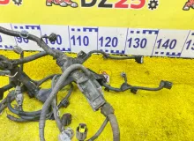 Коса двс TOYOTA VOXY 2014/Цвет 1F7 8212128B50 ZWR80G 2ZRFXE, передняя