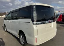 Жесткость бампера TOYOTA VOXY 2014/Цвет 070 5213128170 ZRR85G 3ZRFAE, передний