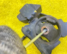 Подушка двигателя TOYOTA