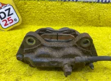 Суппорт TOYOTA LAND CRUISER 2001/Цвет 064 4773060080 UZJ100W 2UZFE, передний правый