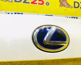 Накладка на дверь багажника Toyota