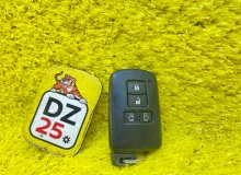 Ключ зажигания TOYOTA NOAH 2015/Цвет 070 8990428560 ZWR80G 2ZRFXE, передний