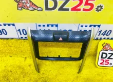 Консоль магнитофона TOYOTA COROLLA FIELDER 2013/КАРБОН 5540512E11B0 NKE165G 1NZFXE, передний