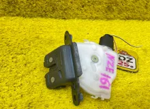 Замок 5-й двери TOYOTA COROLLA FIELDER 2013 6935013380 NZE164G/NZE164/NZE161G/NZE161/ZRE162G/ZRE162/NKE165G/NKE165/NRE160/NRE161 1NZFXE, задний