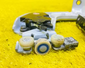 Ролик раздвижной двери NISSAN