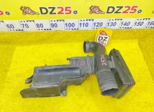 Патрубок воздушного фильтра TOYOTA LAND CRUISER 1999 1787550200 UZJ100W 2UZFE, передний