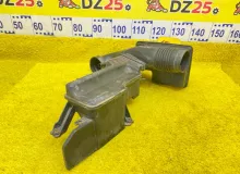 Патрубок воздушного фильтра TOYOTA LAND CRUISER 1999 1787550200 UZJ100W 2UZFE, передний