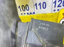 Патрубок воздушного фильтра TOYOTA LAND CRUISER 1999 1787550200 UZJ100W 2UZFE, передний