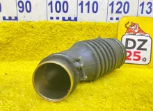 Патрубок интеркулера TOYOTA LAND CRUISER 1992/Цвет 183 1788217010 HDJ81V 1HDT, передний