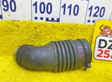 Патрубок интеркулера TOYOTA LAND CRUISER 1992/Цвет 183 1788217010 HDJ81V 1HDT, передний