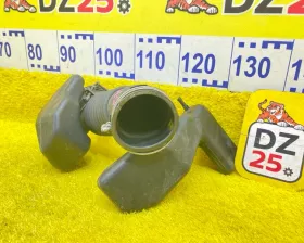 Патрубок воздушного фильтра TOYOTA
