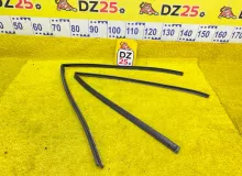 Молдинг лобового стекла TOYOTA LAND CRUISER PRADO 2002/Цвет 070 7553360040 VZJ121W 5VZFE, передний правый