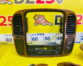 Консоль магнитофона TOYOTA