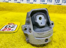 Подушка двигателя AUDI Q5 2012 8R0199381C 8RB CHJA, передняя левая
