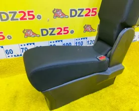 Бардачок между сиденьями NISSAN