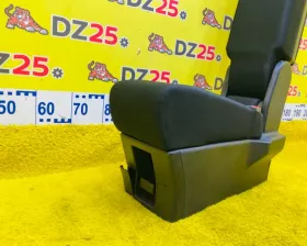 Бардачок между сиденьями NISSAN