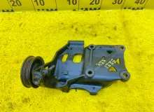 Кронштейн крепления компрессора кондиционера TOYOTA HILUX SURF 2003/Цвет 1D4 8843135220 VZN215W 5VZFE, передний Кронштейн крепления компрессора кондиционера TOYOTA HILUX SURF 2003/Цвет 1D4 8843135220 VZN215W 5VZFE, передний