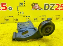 Кронштейн крепления компрессора кондиционера TOYOTA HILUX SURF 2003/Цвет 1D4 8843135220 VZN215W 5VZFE, передний Кронштейн крепления компрессора кондиционера TOYOTA HILUX SURF 2003/Цвет 1D4 8843135220 VZN215W 5VZFE, передний